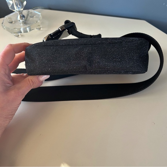 Lulu Lemon Everywhere Glitter Black 1L Belt Bag - Picture 10 of 10